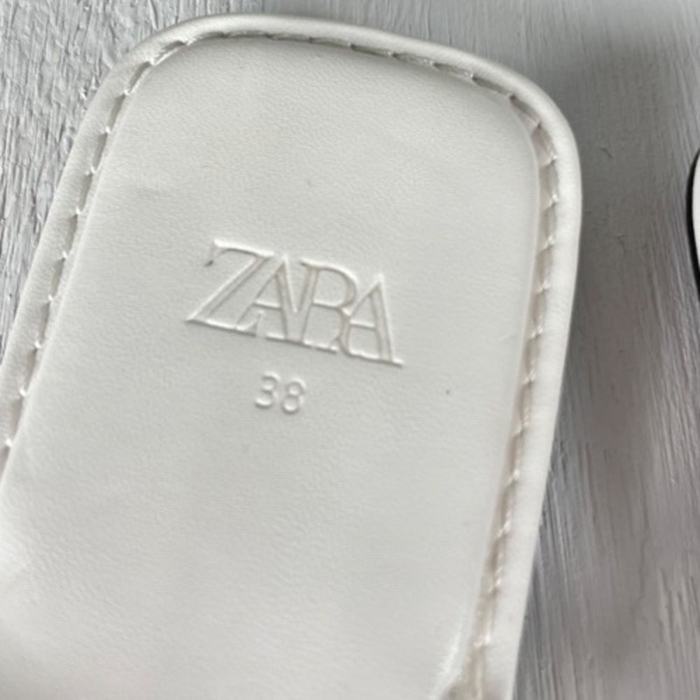 Zara women slip on sandal Square Toe White Gold Straps Size 38 US 7.5 - Picture 9 of 12